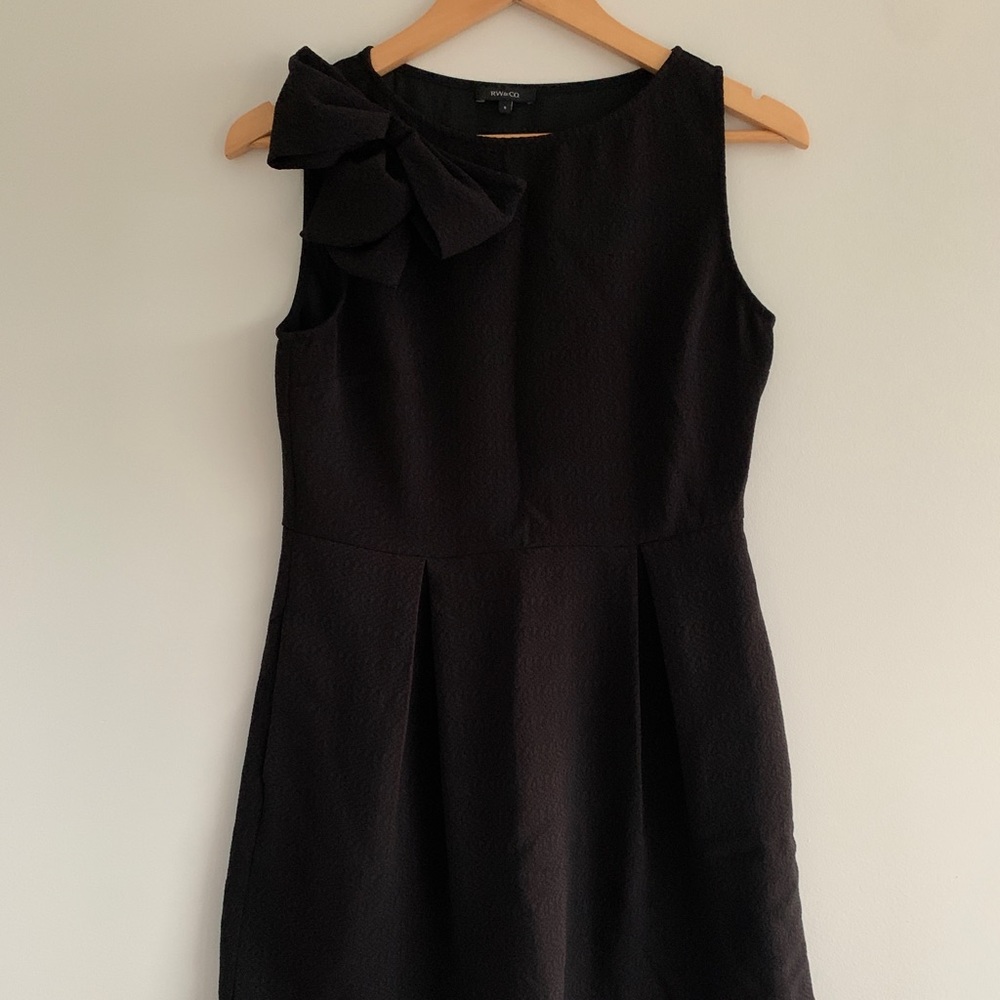 RW&CO black fit & flare dress with pockets and statement bow - Size 6